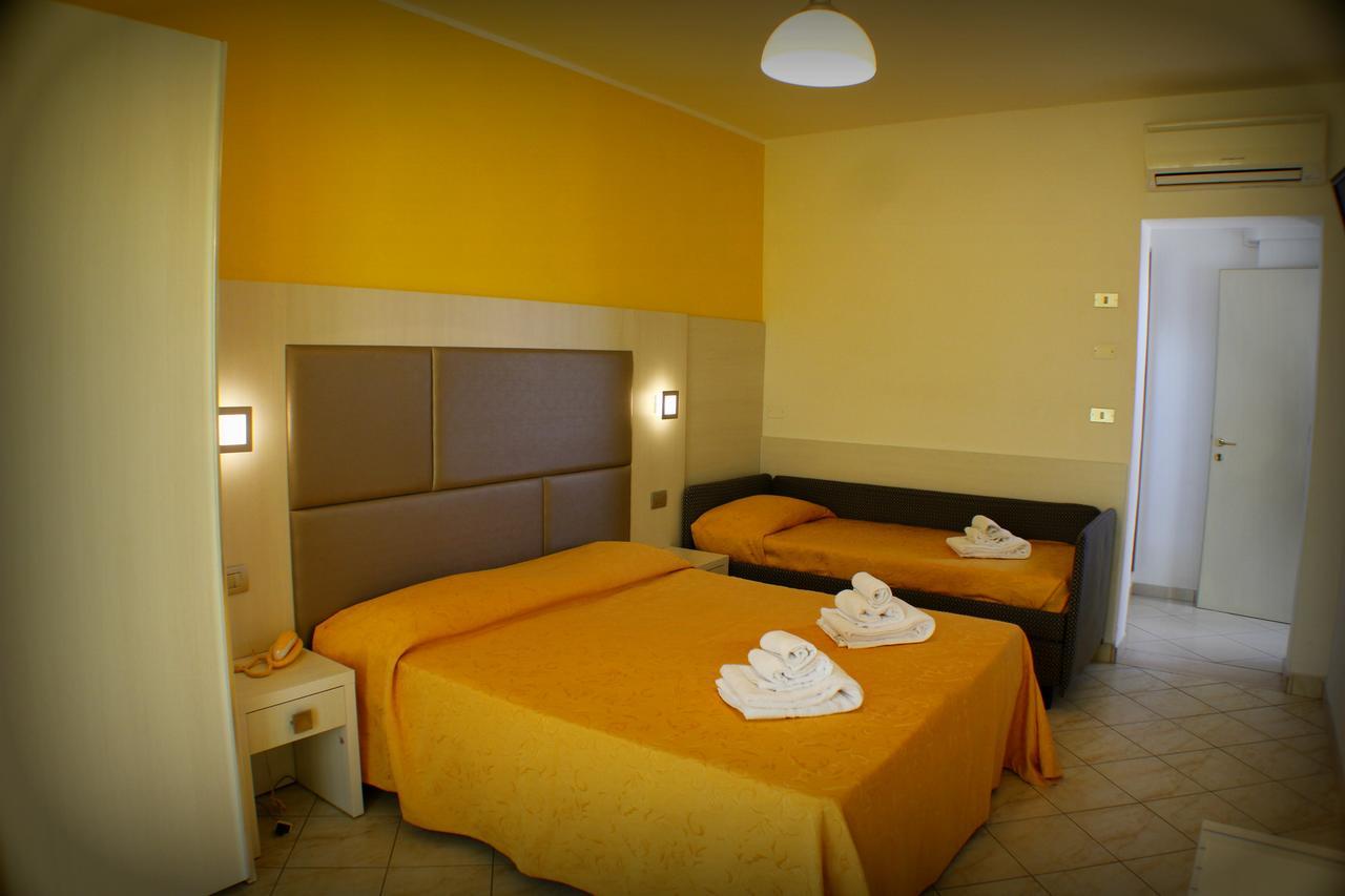 Hotel Adria 벨레지아아지마리나 외부 사진